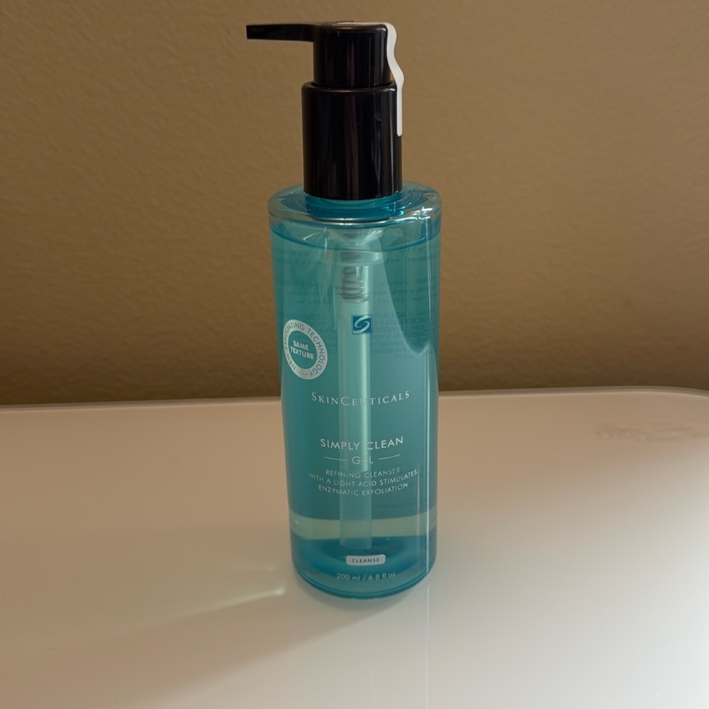 Simple clean cleanser